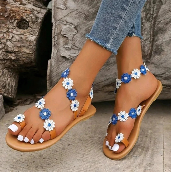 Women's Plus Size Flower Decoration Flat Sandals - Picture 4 of 6